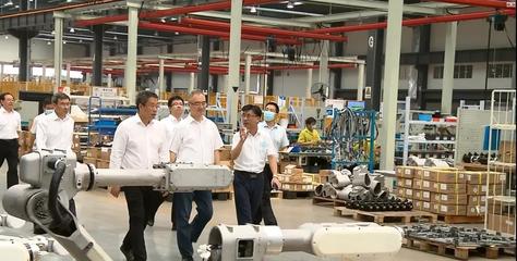 模式創(chuàng)新驅(qū)動(dòng)技術(shù)產(chǎn)品雙升級(jí)，王清憲省長(zhǎng)調(diào)研埃夫特為中小企業(yè)服務(wù)指明方向